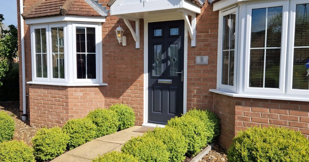 Helping you choose the right front door for your home, between uPVC and composite doors
